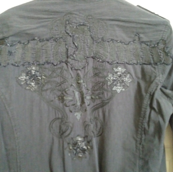 Shirt - Picture 4 of 5